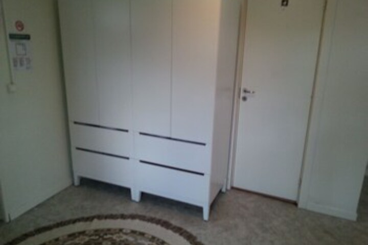 Room 14 of 16