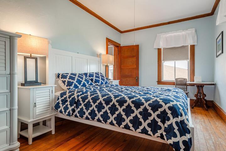 Room 3 of 63