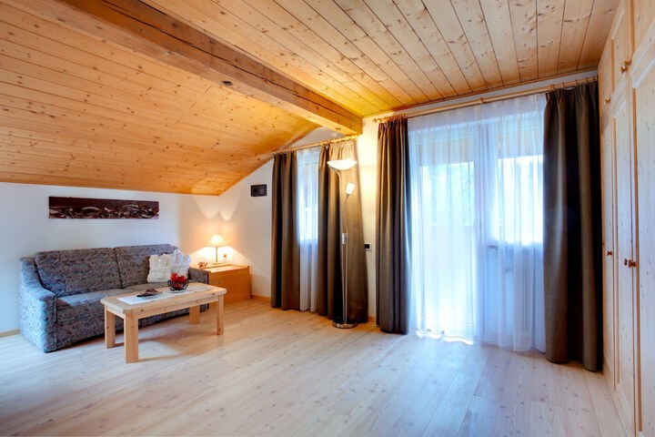 Room 34 of 102