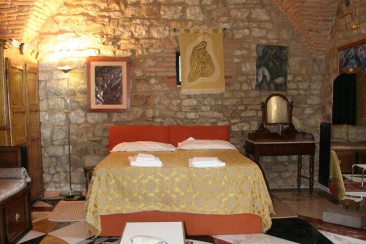 Room 14 of 71