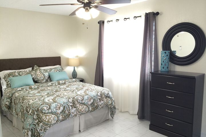 Room 3 of 73