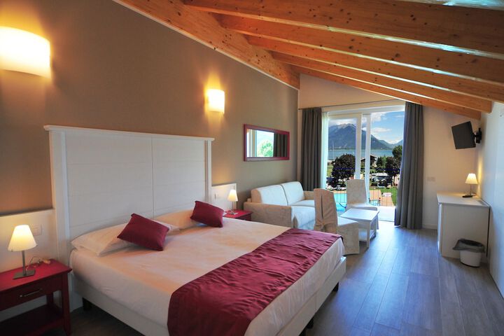 Room 6 of 32