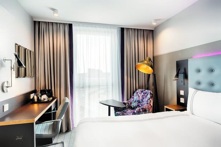 Room 6 of 40