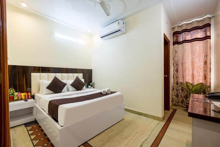 Room 7 of 20