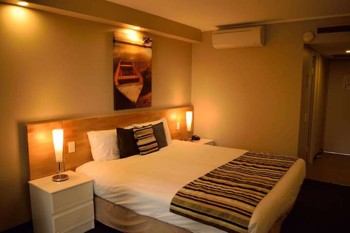 Room 7 of 38