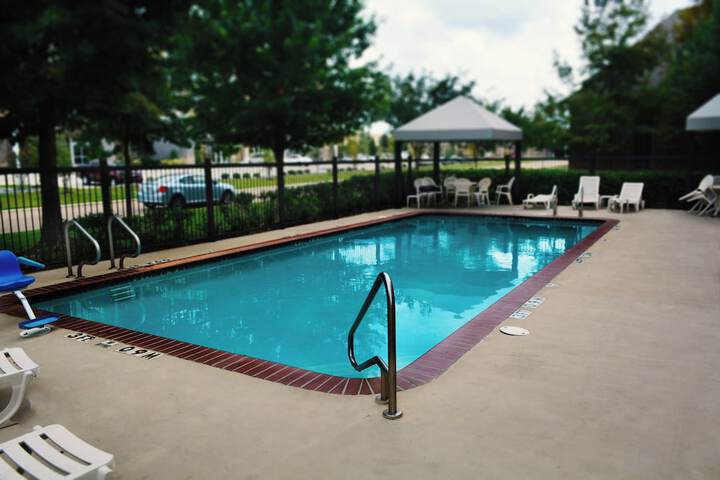 Pool 8 of 21