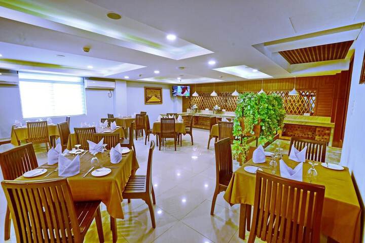 Dining 29 of 46