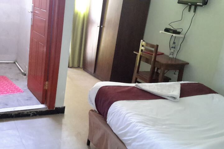 Room 10 of 30