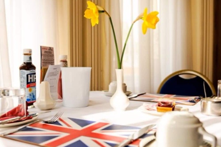 Breakfast/Coffee Service 30 of 44
