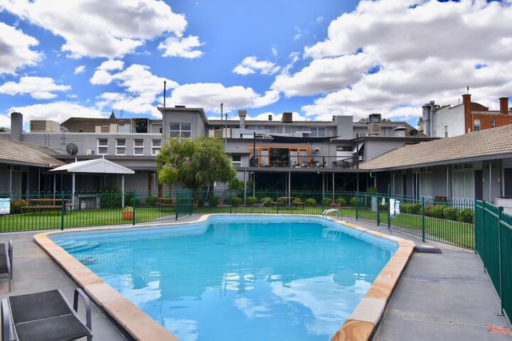 Pool Hotel