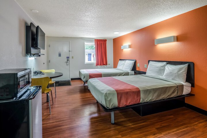 Deluxe Room 2 Double Beds Accessible (9 of 11)