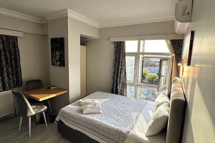 Room 4 of 23