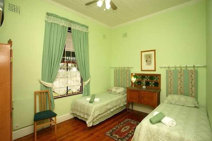 Room 10 of 30