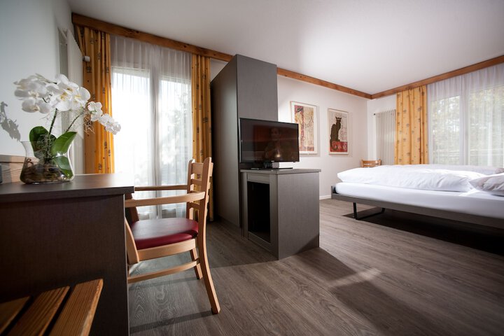 Room 3 of 67