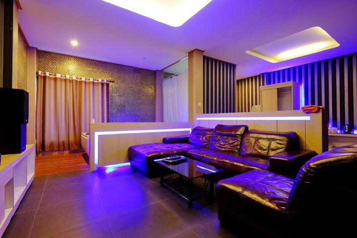 Room 8 of 59