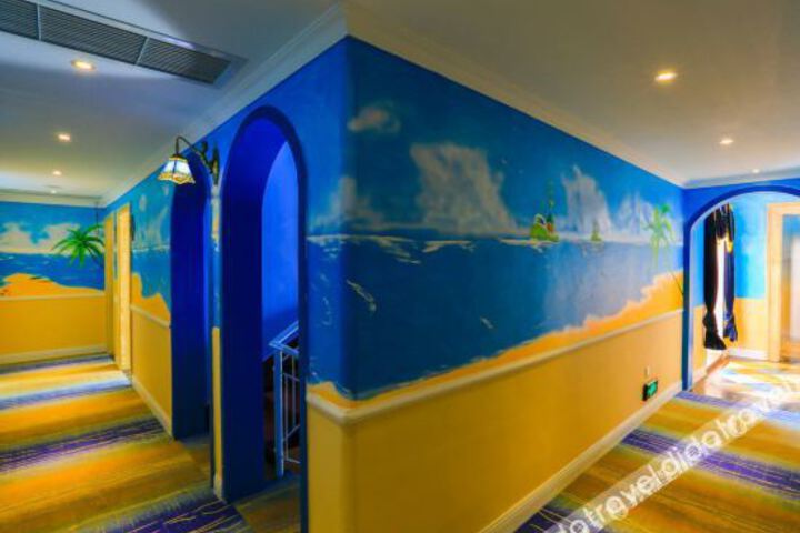Hotel Interior 4 of 20