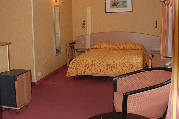 Room 25 of 53