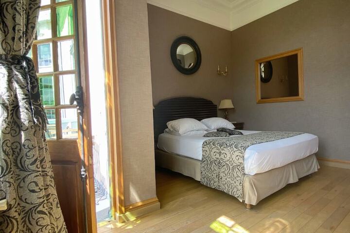 Room 20 of 98