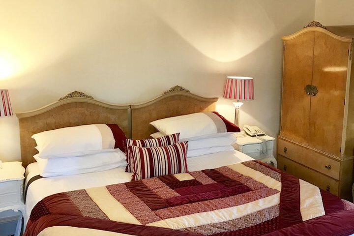 Room 6 of 35