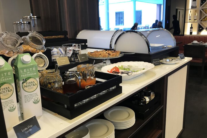 Breakfast/Coffee Service 88 of 117