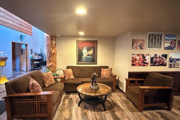 Entrance & Lobby