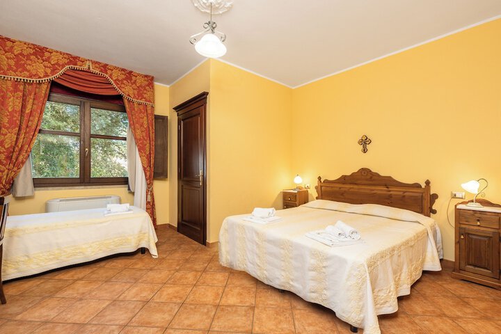 Room 3 of 49