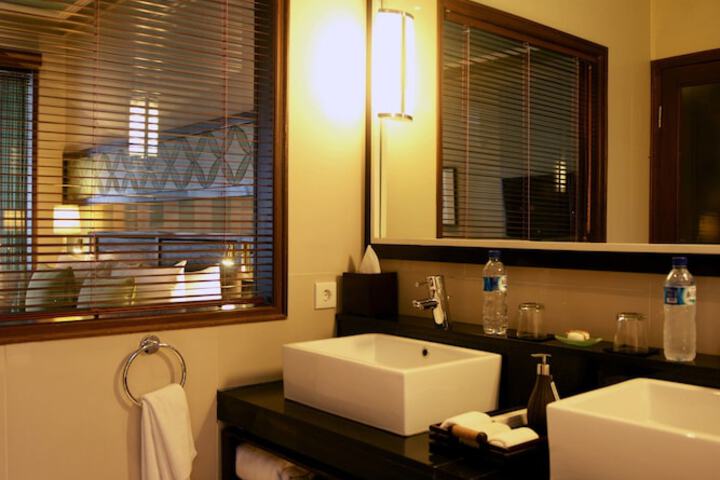 Room 17 of 26