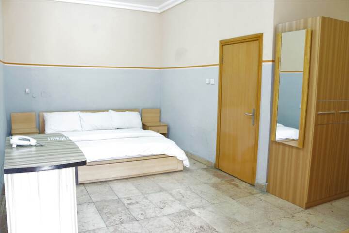 Room 13 of 26