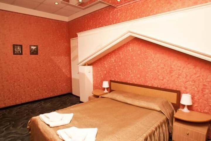 Room 7 of 26