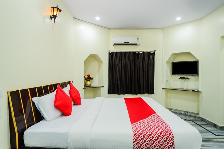 Room 21 of 34