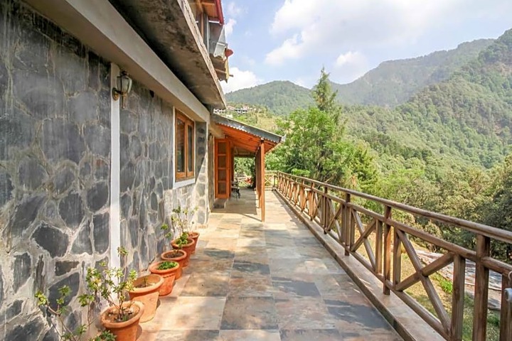 Woodside Retreat Pangot