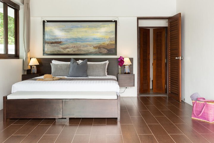 Room 3 of 62