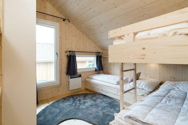 Room 2 of 28