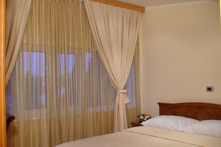 Room 6 of 31