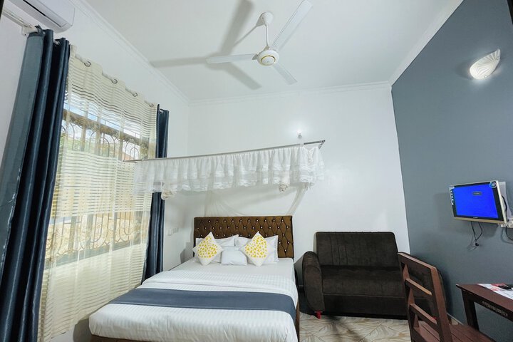 Room 16 of 48