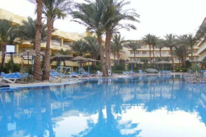 Pool 3 of 6