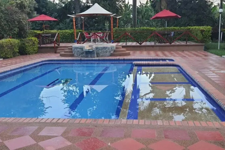 Pool 7 of 10