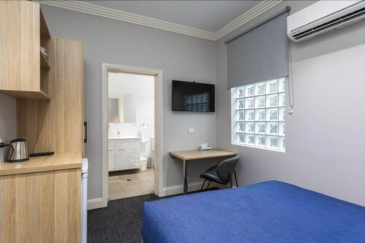 Room 18 of 36