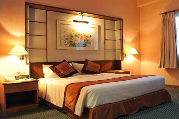 Room 19 of 32