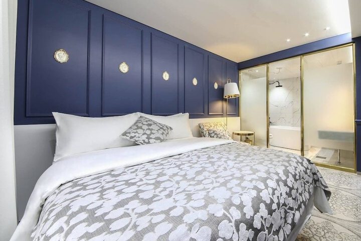 Room 7 of 44