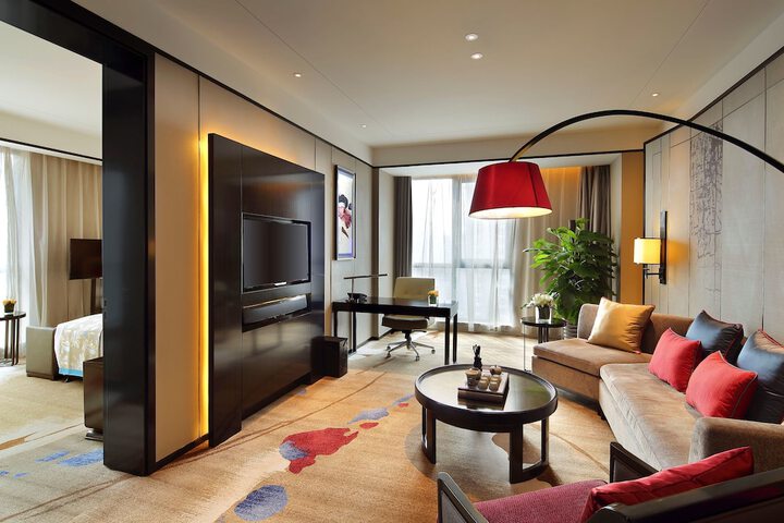 Room 6 of 38