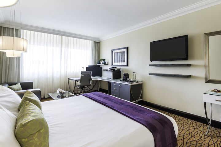 Room 13 of 120