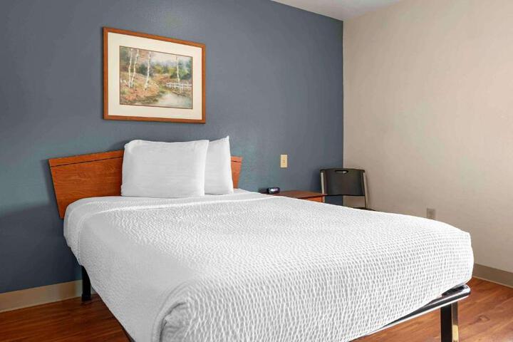 2 Double Beds Kitchen (2 of 10)