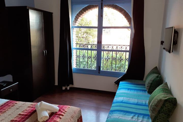 Room 27 of 74