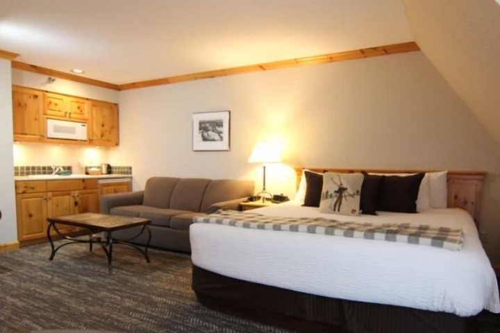 Room 8 of 40