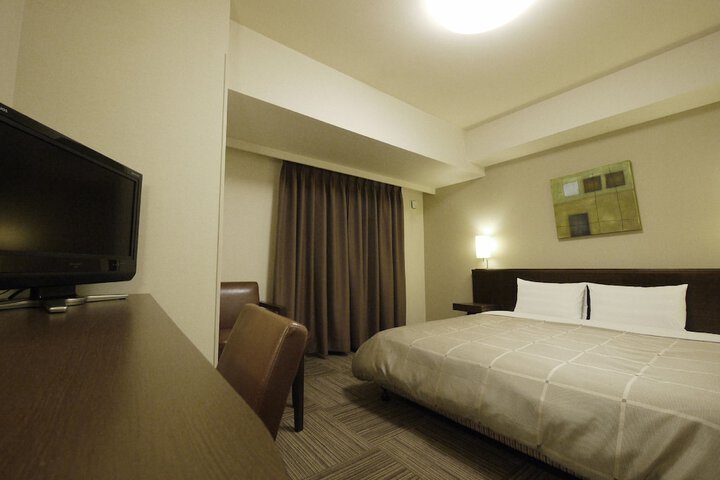 Room 11 of 31