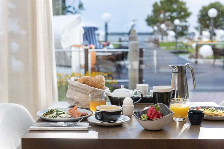 Breakfast/Coffee Service 48 of 64
