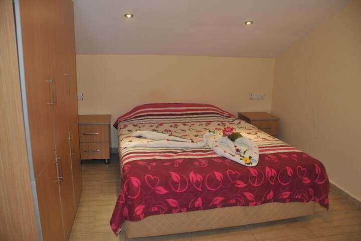 Room 17 of 39