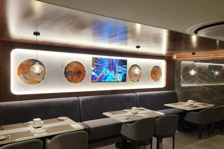 Dining 19 of 24