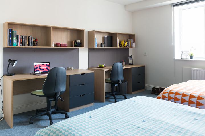 Room 10 of 30